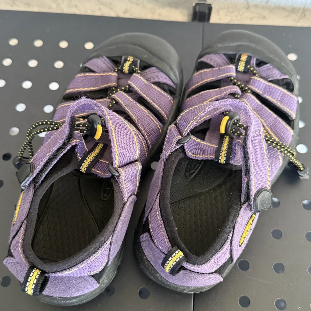 Keen Waterproof Newport Sandals Youth 2.5 Purple‎ Outdoor Hiking READ